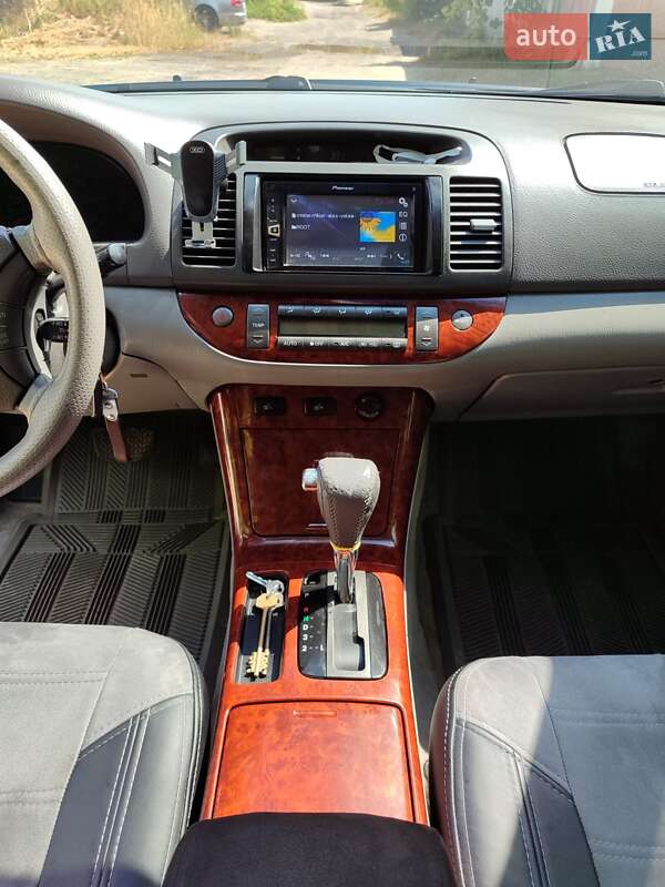 Седан Toyota Camry 2005 в Івано-Франківську