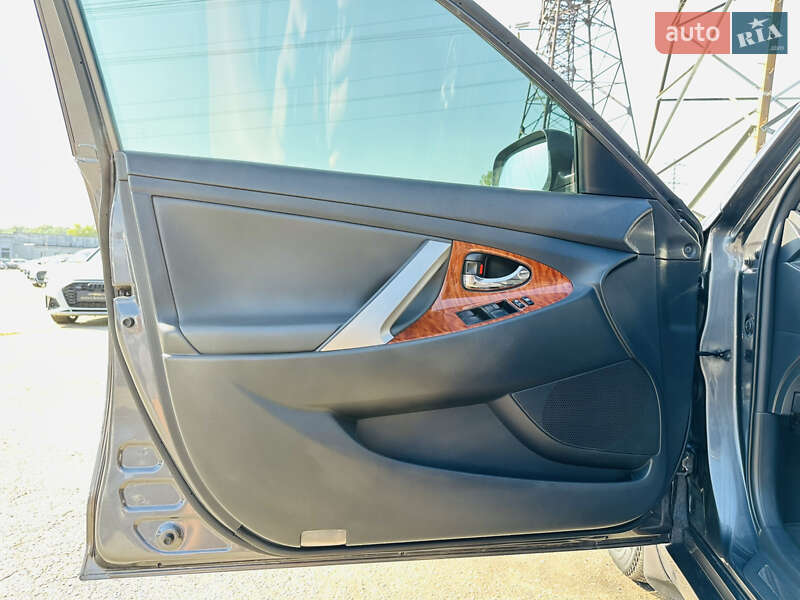 Седан Toyota Camry 2008 в Харькове