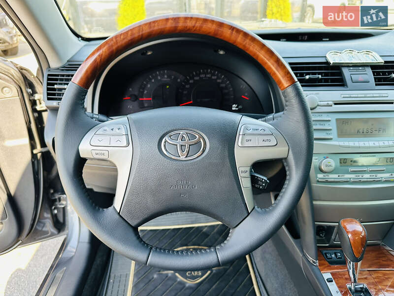 Седан Toyota Camry 2008 в Харькове