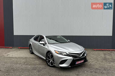 Седан Toyota Camry 2020 в Луцке