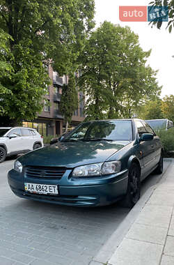 Седан Toyota Camry 2001 в Львове