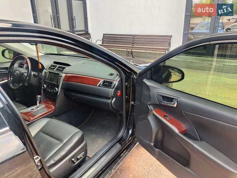 Седан Toyota Camry 2012 в Житомире
