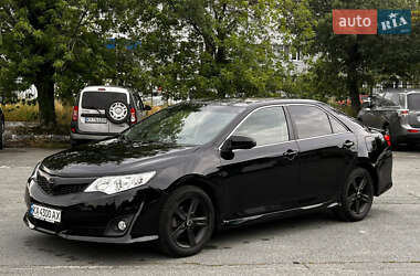 Седан Toyota Camry 2013 в Києві