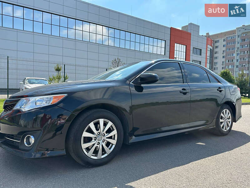 Toyota Camry 2014