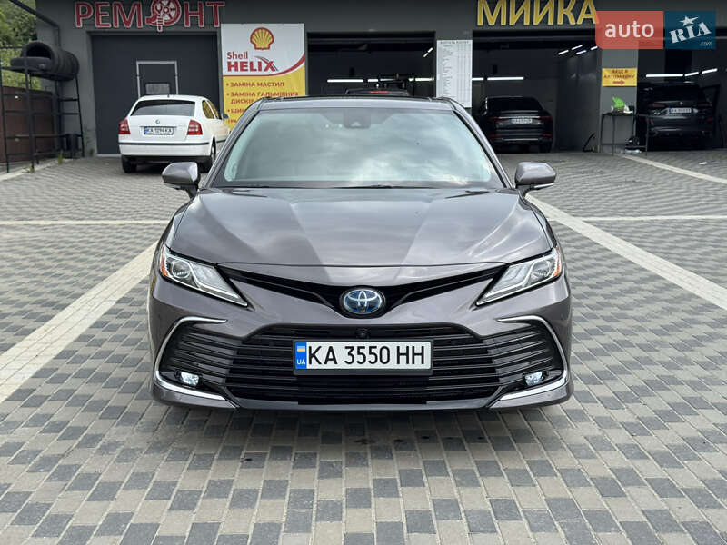 Седан Toyota Camry 2021 в Ирпене