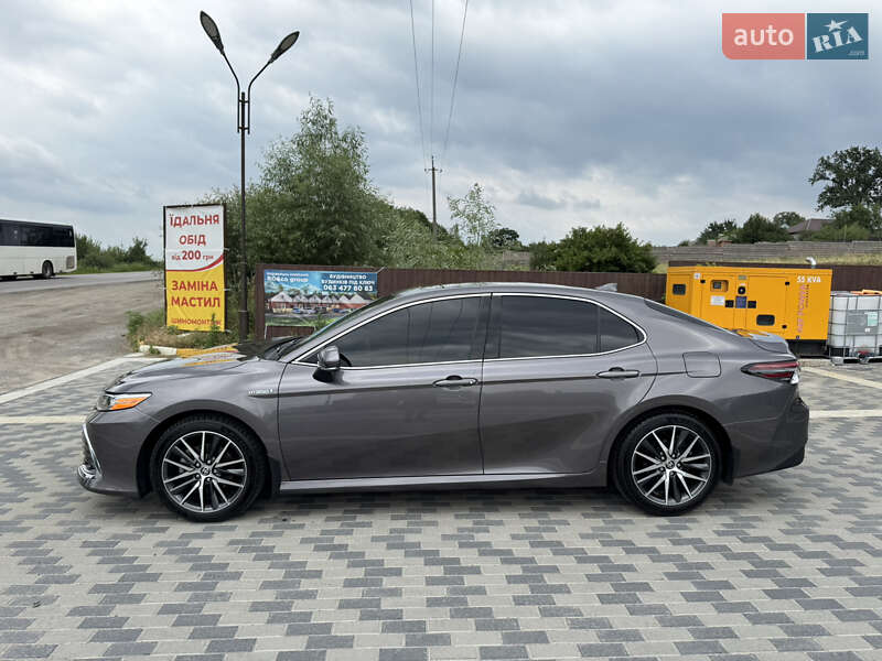 Седан Toyota Camry 2021 в Ирпене