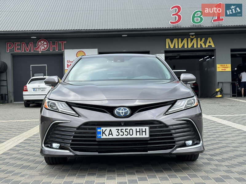 Седан Toyota Camry 2021 в Ирпене