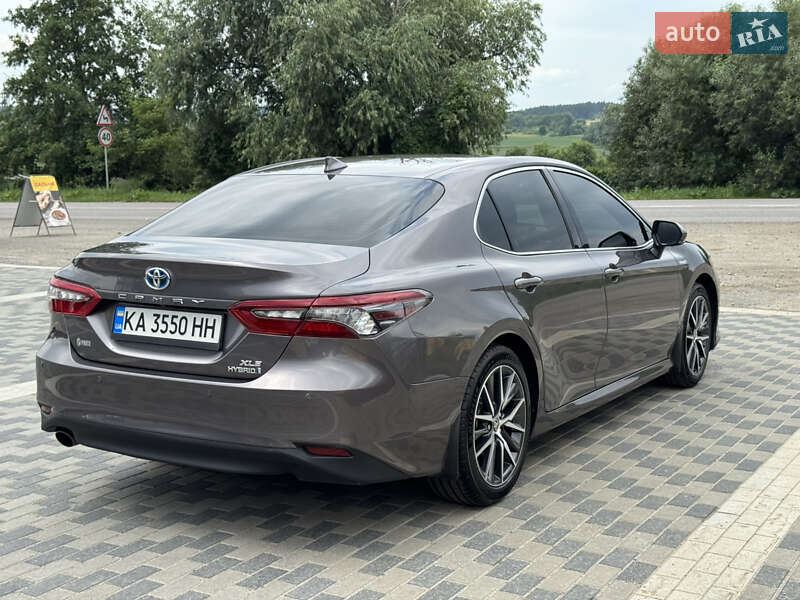 Седан Toyota Camry 2021 в Ирпене