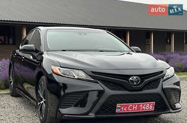 Седан Toyota Camry 2020 в Львове