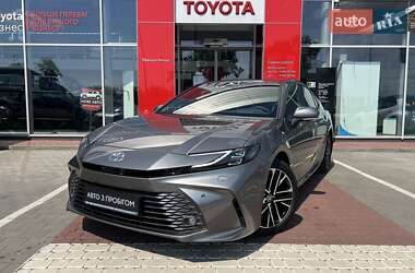 Седан Toyota Camry 2024 в Виннице