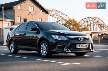Седан Toyota Camry 2015 в Києві