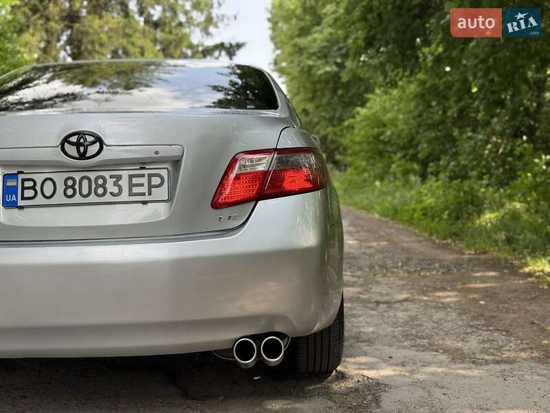 Седан Toyota Camry 2007 в Золочеве