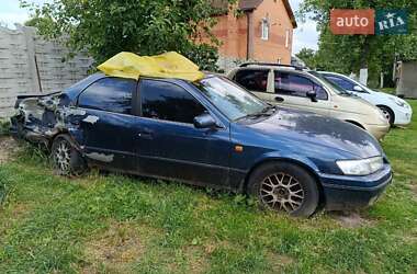 Седан Toyota Camry 1998 в Ирпене