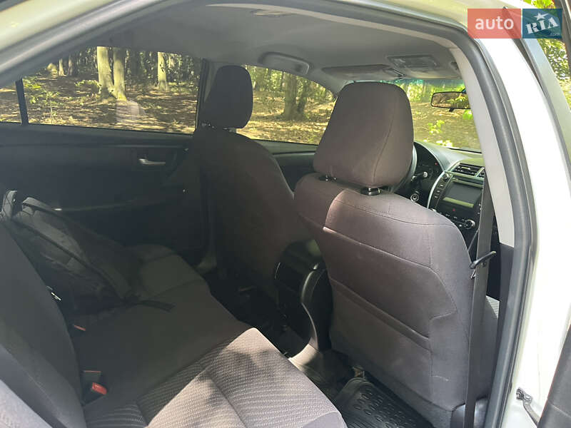 Седан Toyota Camry 2015 в Львові