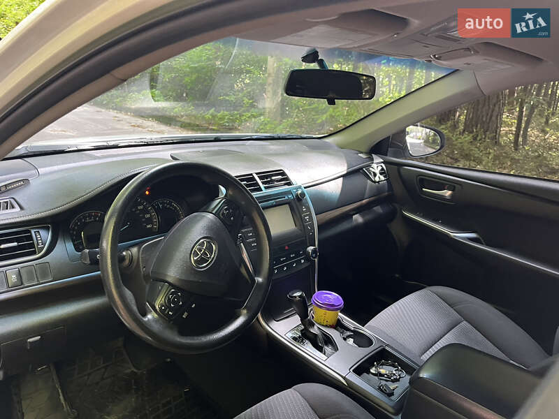 Седан Toyota Camry 2015 в Львові