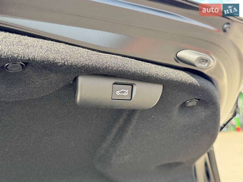 Седан Toyota Camry 2023 в Миколаєві