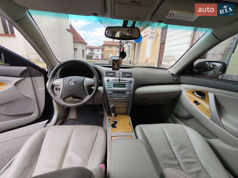 Седан Toyota Camry 2006 в 