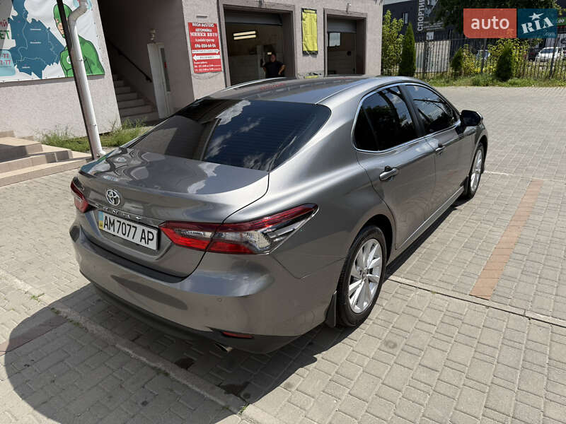 Седан Toyota Camry 2021 в Киеве