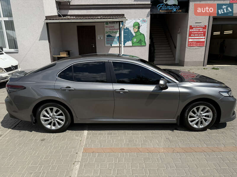 Седан Toyota Camry 2021 в Киеве