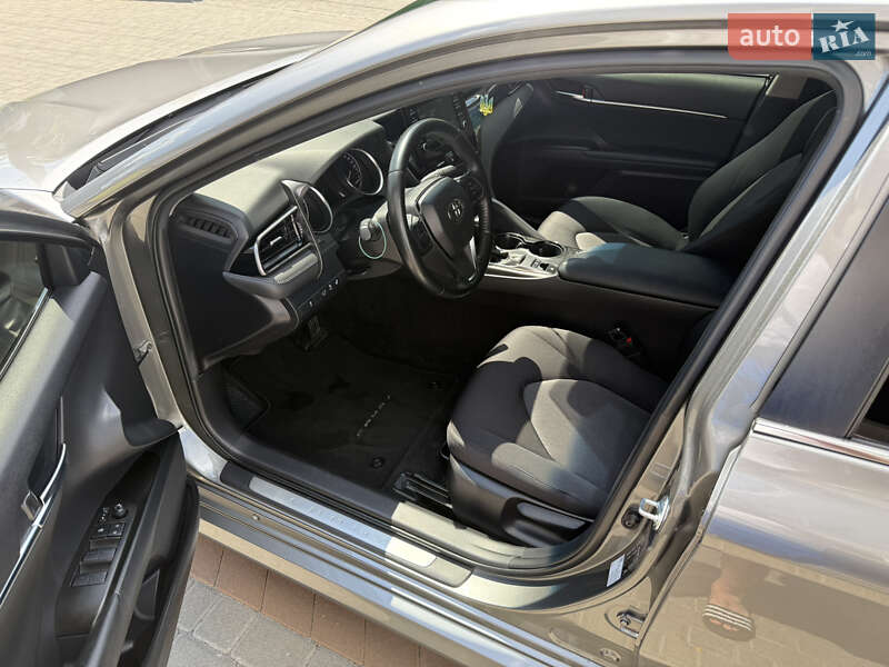 Седан Toyota Camry 2021 в Киеве