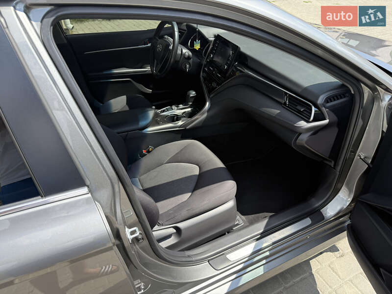 Седан Toyota Camry 2021 в Киеве