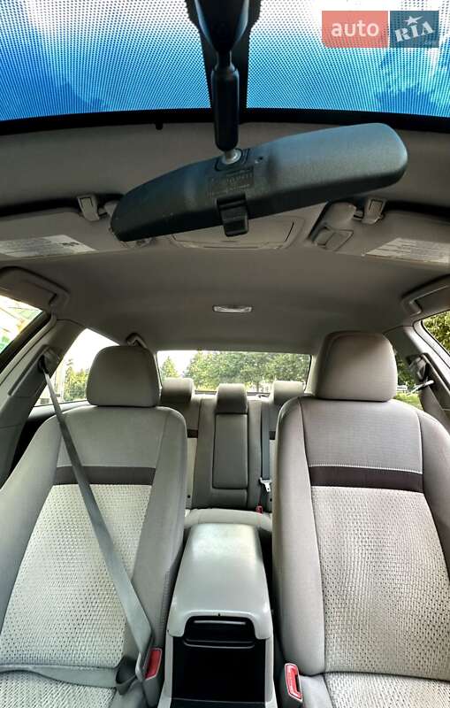Седан Toyota Camry 2014 в Умані