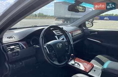 Седан Toyota Camry 2013 в 
