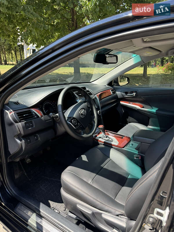 Седан Toyota Camry 2013 в Умани