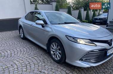 Седан Toyota Camry 2017 в 