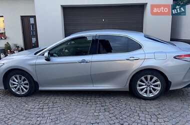 Седан Toyota Camry 2017 в 
