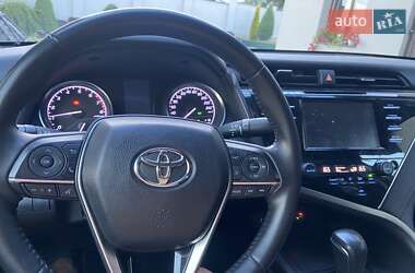 Седан Toyota Camry 2017 в 