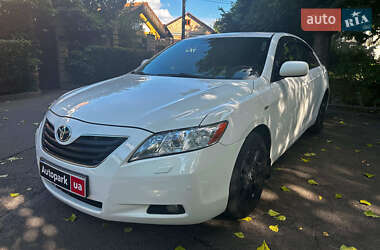 Седан Toyota Camry 2008 в Киеве