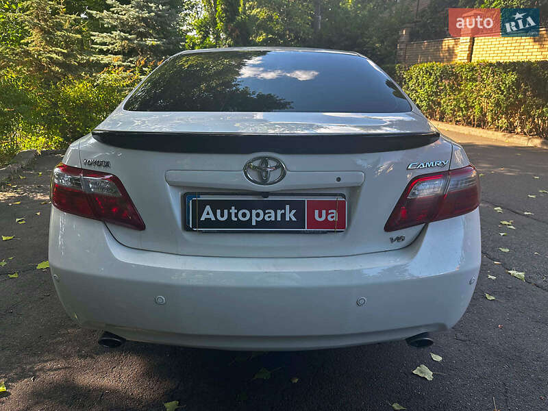 Седан Toyota Camry 2008 в Киеве