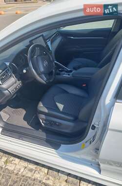 Седан Toyota Camry 2022 в 