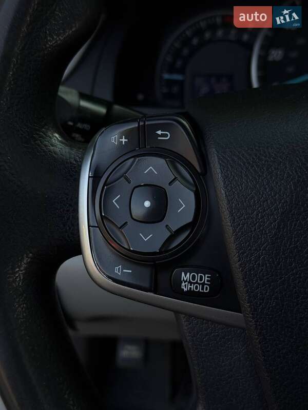 Седан Toyota Camry 2013 в Днепре