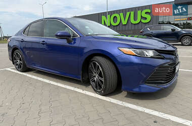 Седан Toyota Camry 2017 в Києві