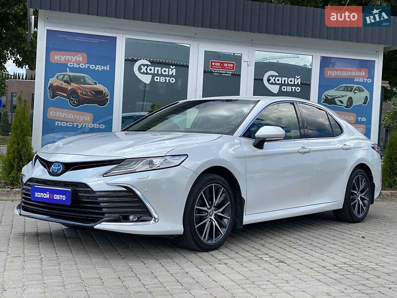 Toyota Camry 2021