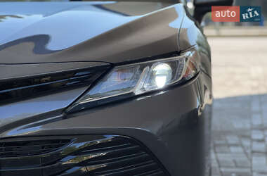 Седан Toyota Camry 2018 в 