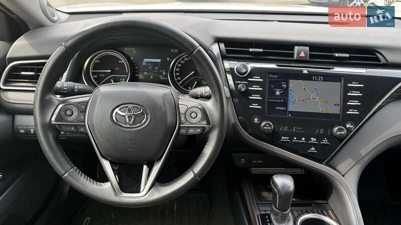 Седан Toyota Camry 2019 в Києві