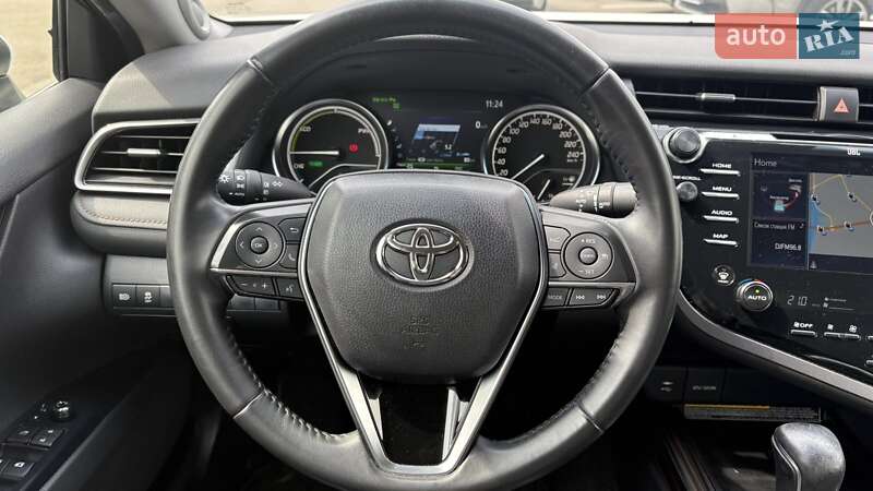 Седан Toyota Camry 2019 в Києві