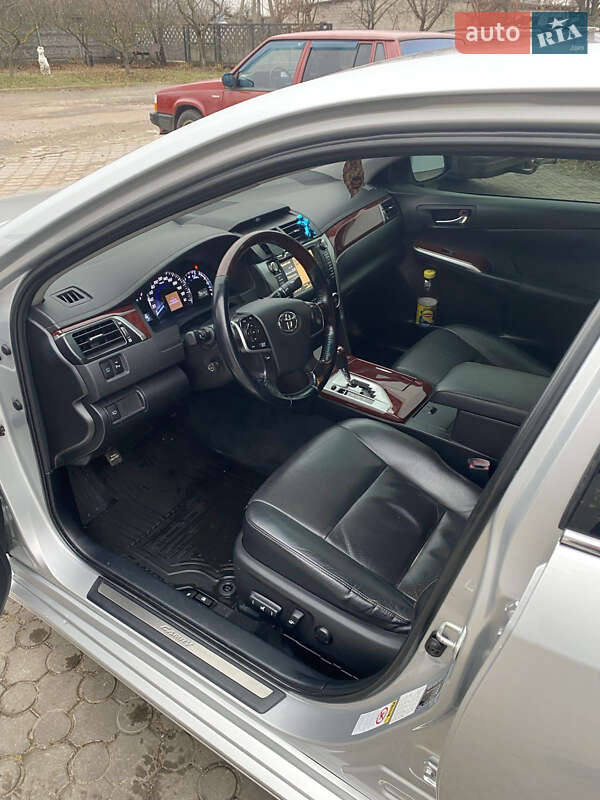 Седан Toyota Camry 2012 в Києві