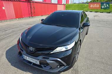 Седан Toyota Camry 2019 в 