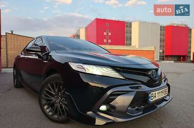 Седан Toyota Camry 2019 в 