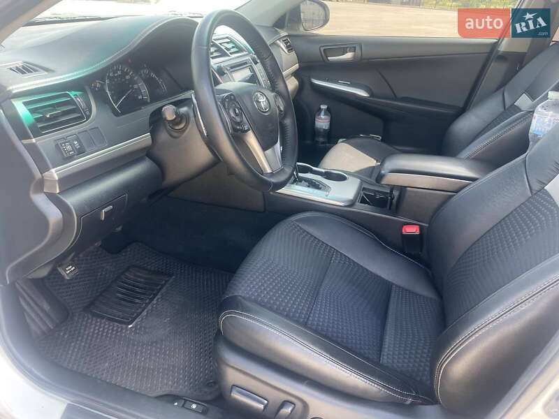 Седан Toyota Camry 2014 в Києві
