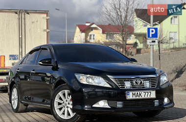 Седан Toyota Camry 2012 в 