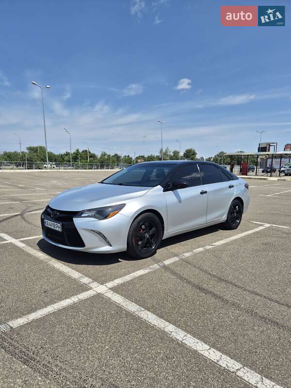 Toyota Camry 2015
