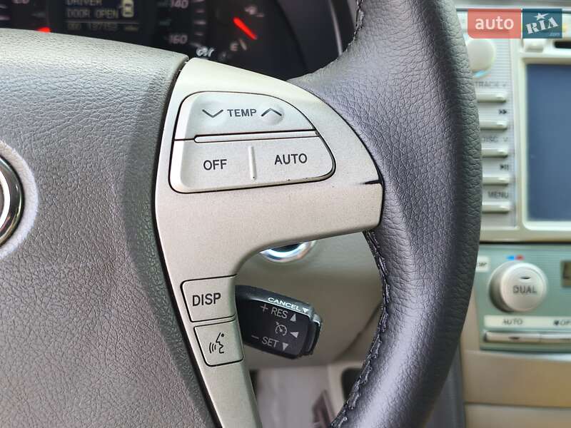Седан Toyota Camry 2006 в Днепре