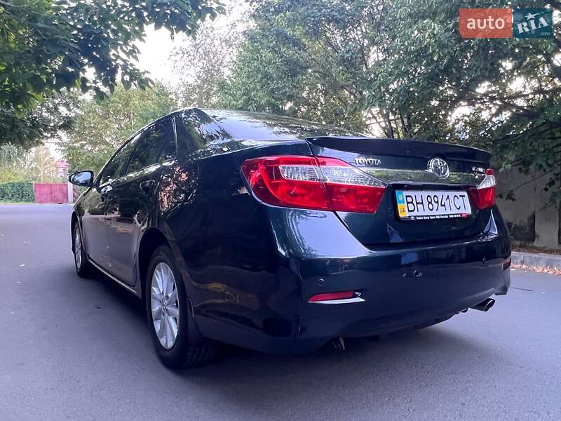 Седан Toyota Camry 2014 в Одессе