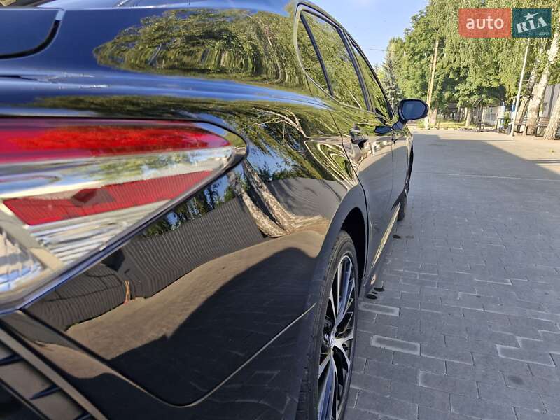 Седан Toyota Camry 2018 в Миргороде
