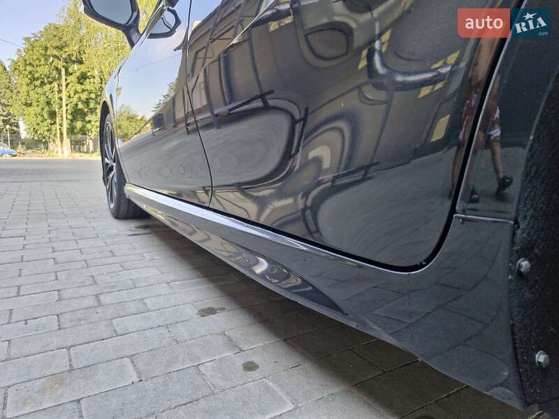 Седан Toyota Camry 2018 в Миргороде